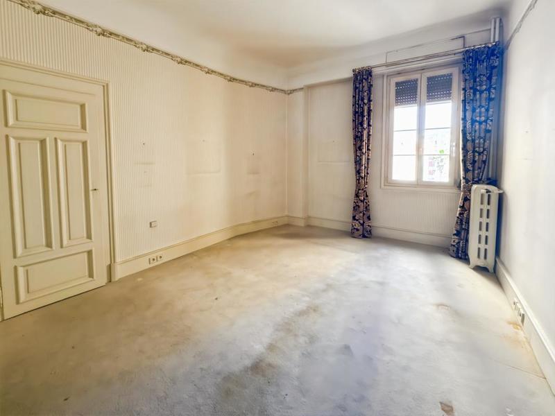 Appartement - 242 m² - 4 pièces