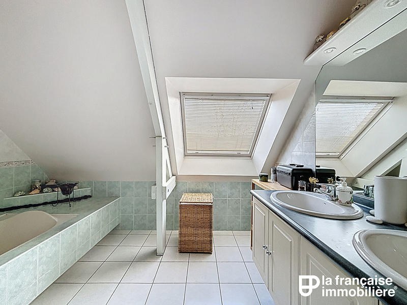 Maison - 135 m² - 7 pièces