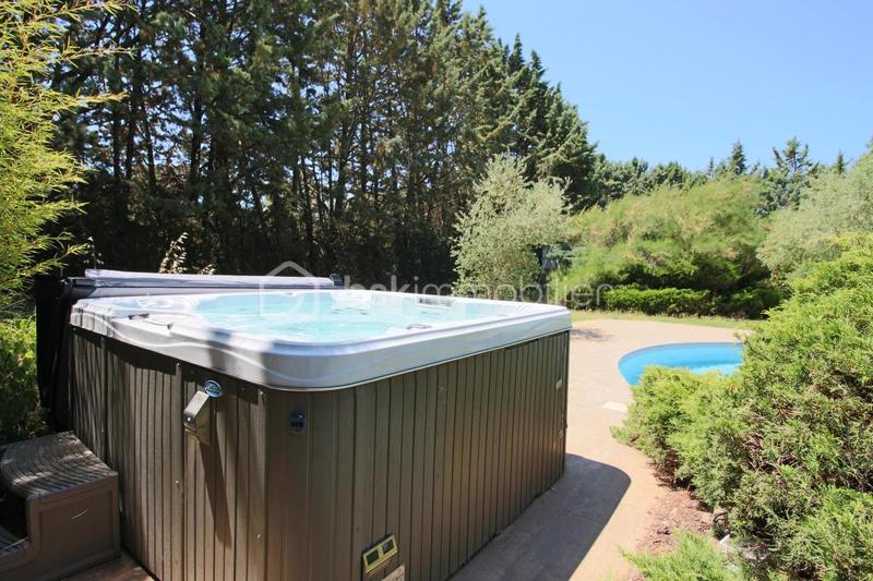 Demeure - 240 m² - 9 pièces