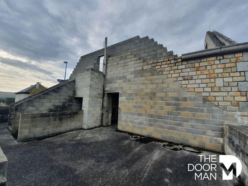 Maison - 250 m² - 10 pièces