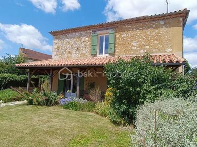 Maison de village - 278 m² - 12 pièces