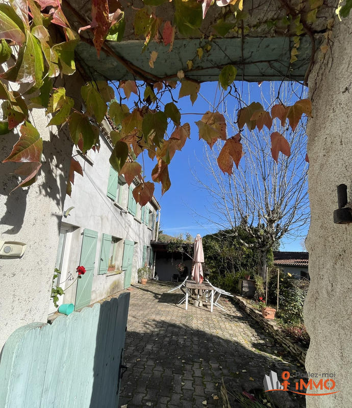 Maison ancienne - 183 m² - 6 pièces