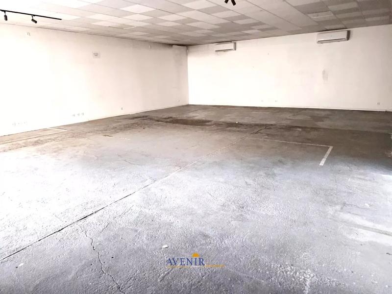 Local commercial - 181 m²