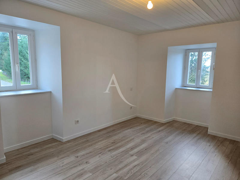 Maison - 96 m² - 5 pièces