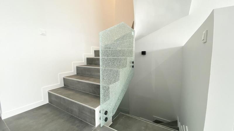 Maison - 240 m² - 6 pièces