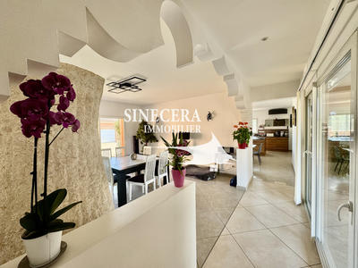 Maison - 224 m² - 9 pièces