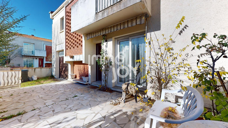 Maison - 99 m² - 5 pièces