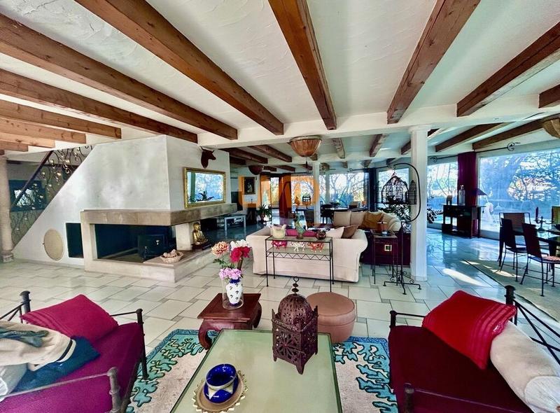 Maison d'architecte - 405 m² - 8 pièces