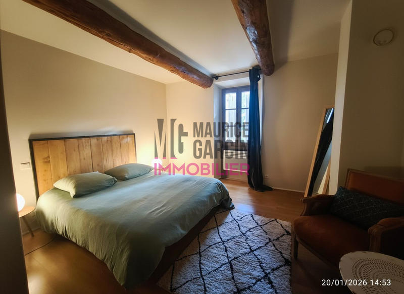 Maison - 250 m² - 7 pièces