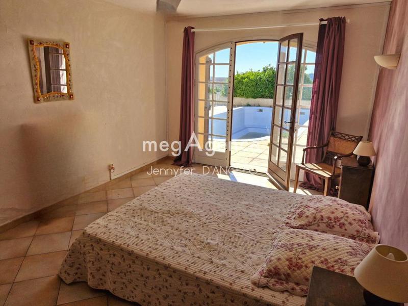 Maison - 249 m² - 6 pièces