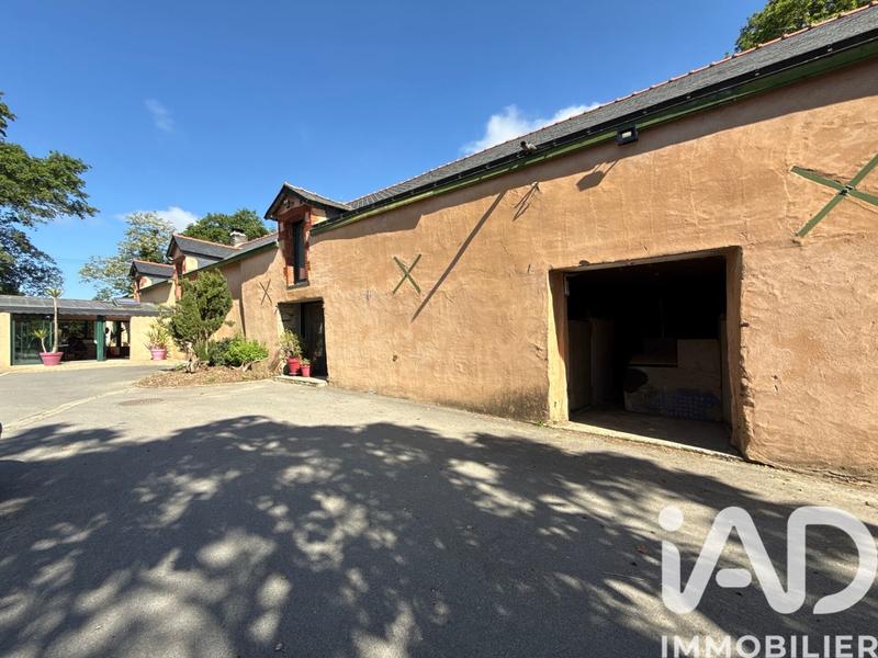 Maison - 394 m² - 9 pièces