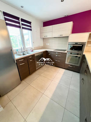 Maison - 137 m² - 8 pièces