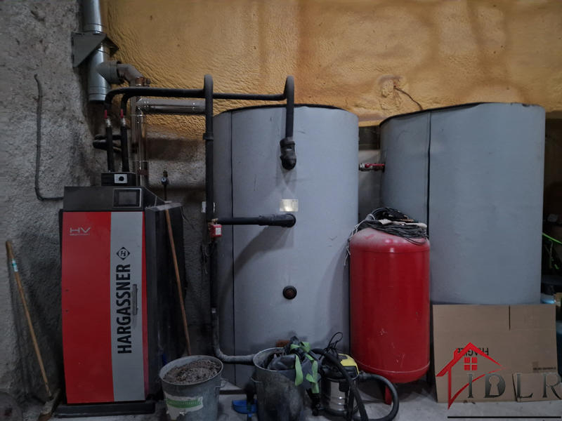 Maison - 225 m² - 7 pièces