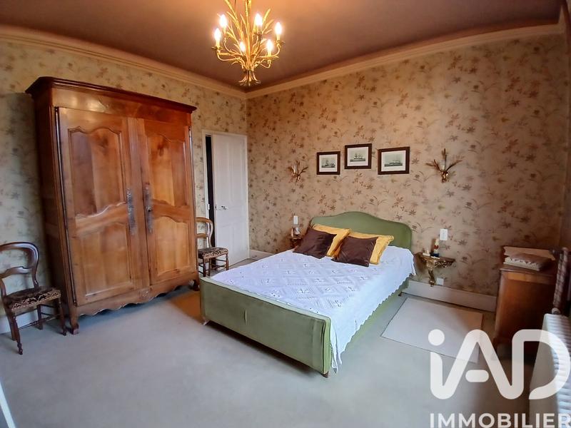 Maison - 211 m² - 8 pièces