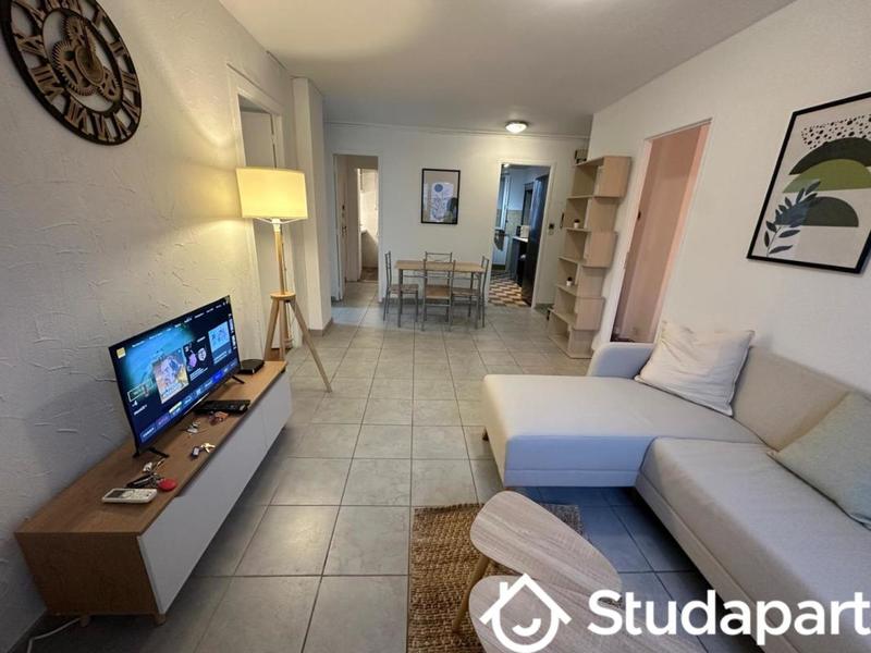 Chambre - 9 m² - 1 pièce