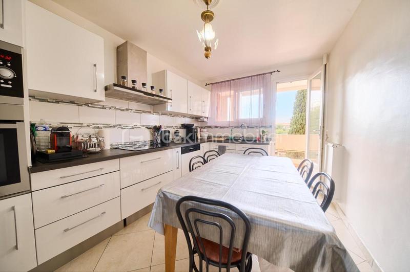 Appartement - 92 m² - 4 pièces