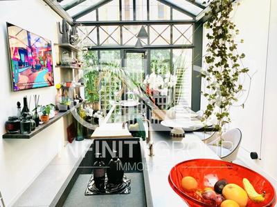 Maison de ville - 180 m² - 4 pièces