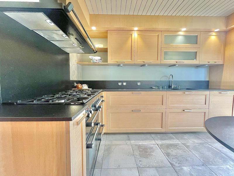 Maison traditionnelle - 161 m² - 7 pièces