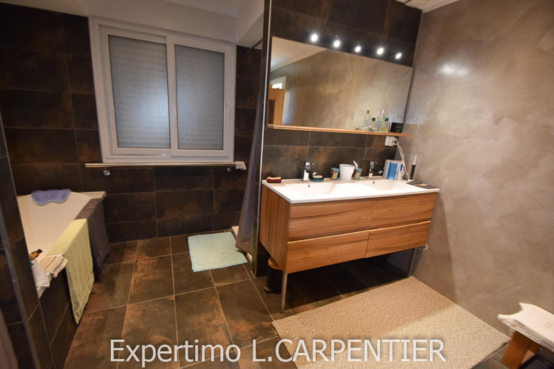 Villa - 180 m² - 6 pièces