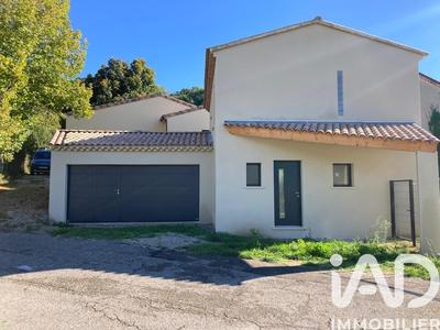 Maison - 83 m² - 4 pièces