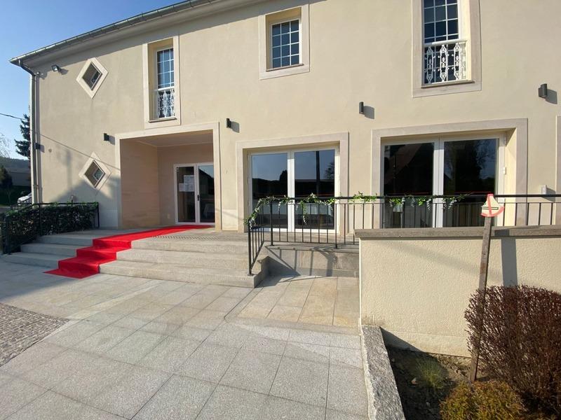 Propriété - 1 298 m² - 45 pièces