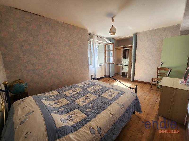 Maison - 186 m² - 8 pièces