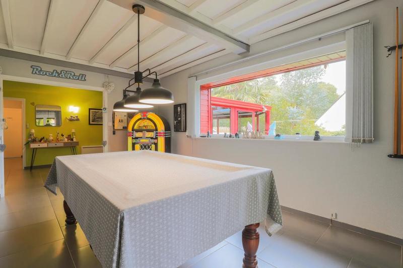 Maison - 238 m² - 7 pièces