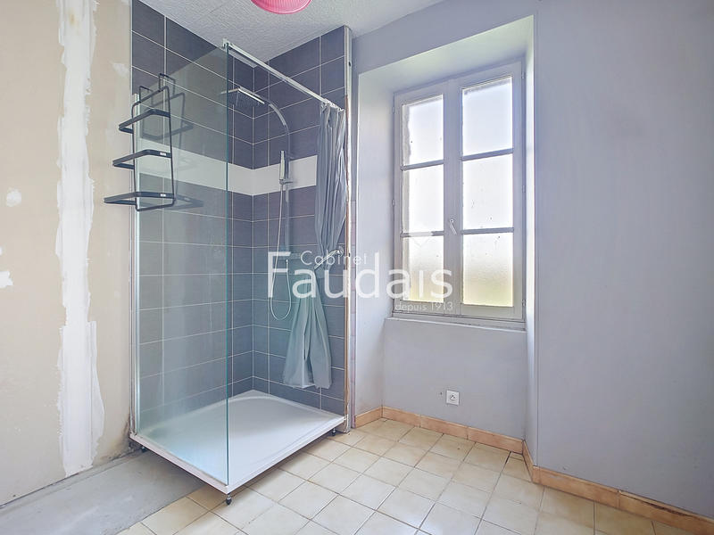 Maison - 202 m² - 11 pièces