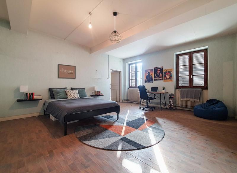 Maison - 220 m² - 5 pièces