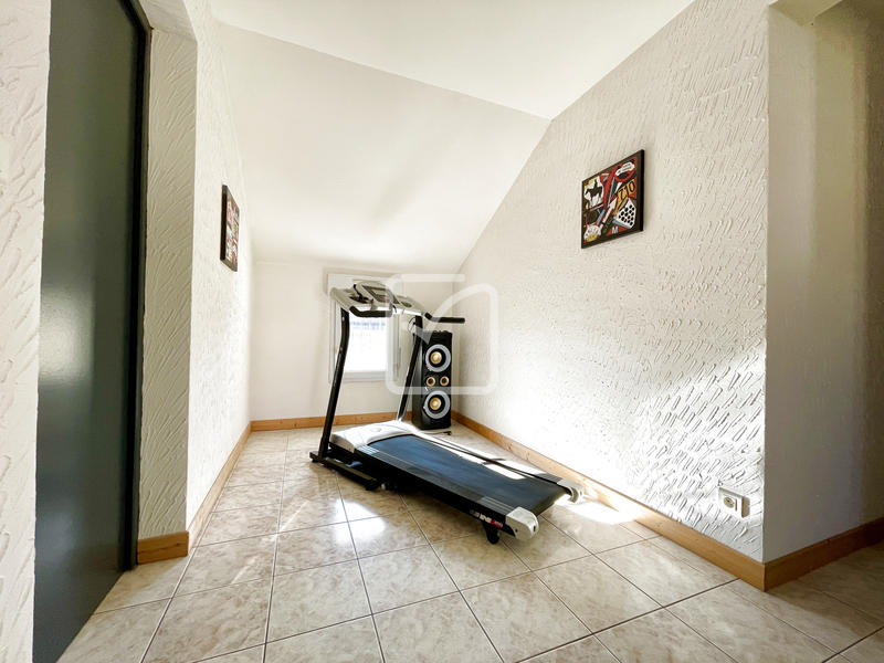 Maison - 281 m² - 9 pièces