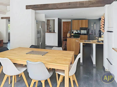 Maison - 189 m² - 8 pièces