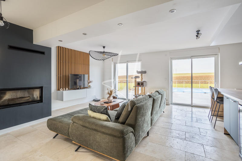 Maison - 200 m² - 7 pièces