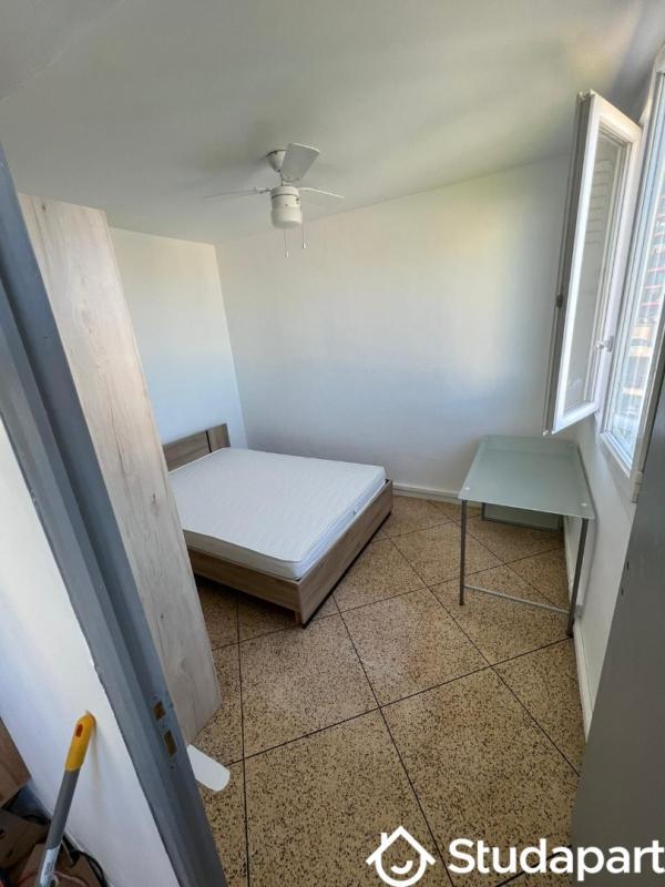 Chambre - 11 m² - 1 pièce