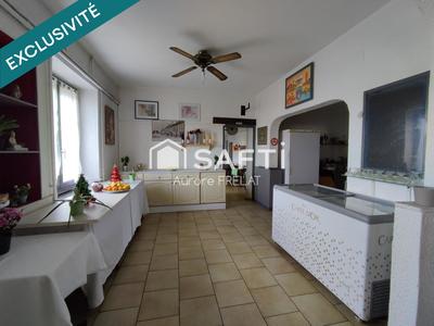 Maison - 270 m² - 10 pièces