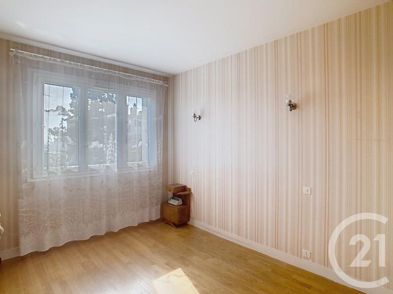 Maison - 279 m² - 12 pièces