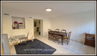 Immeuble - 108 m² - 6 pièces