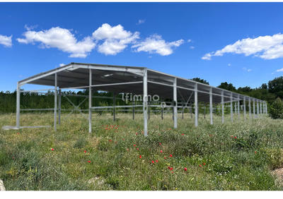 Terrain constructible - 3 500 m²