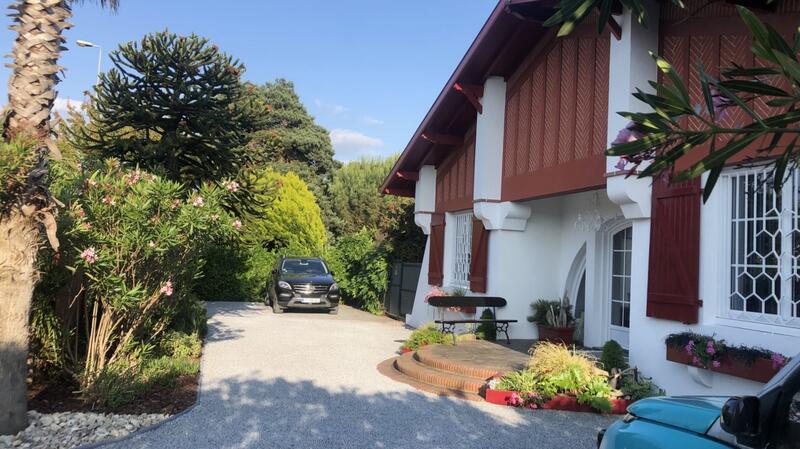 Maison - 200 m² - 8 pièces