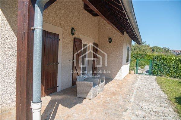 Villa - 191 m² - 6 pièces