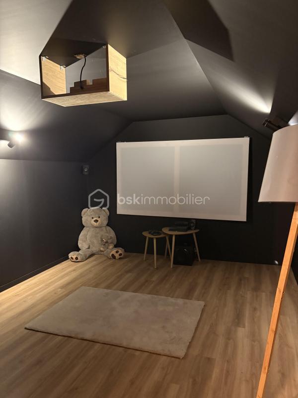 Pavillon - 180 m² - 8 pièces