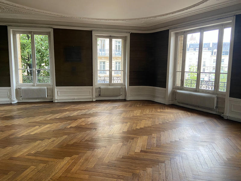 Bureau - 212 m² - 7 pièces