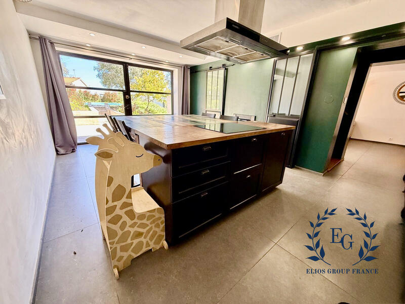 Bastide - 355 m² - 11 pièces