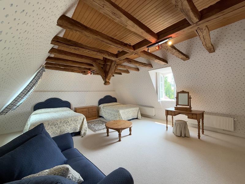 Maison - 243 m² - 6 pièces