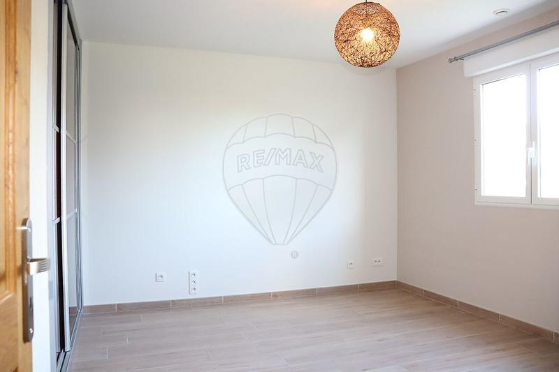 Pavillon - 225 m² - 9 pièces