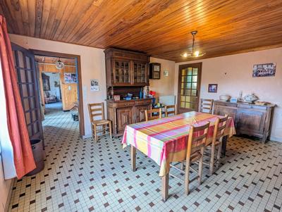 Maison - 121 m² - 5 pièces