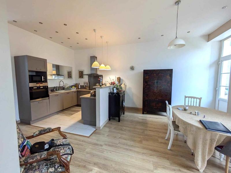 Maison de ville - 180 m² - 7 pièces