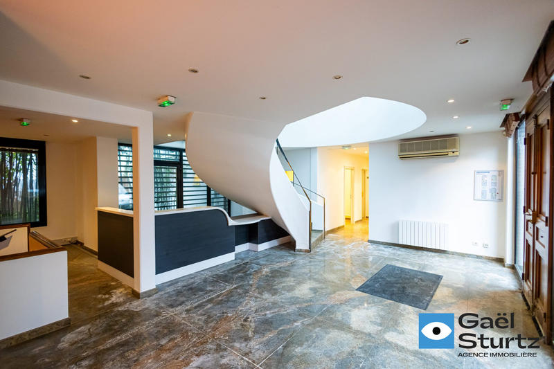 Maison - 574 m² - 17 pièces