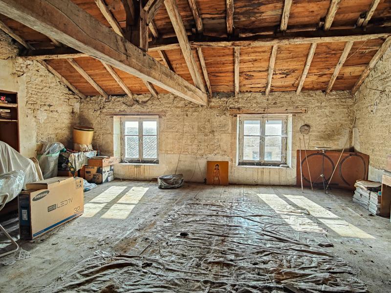 Maison - 202 m² - 8 pièces