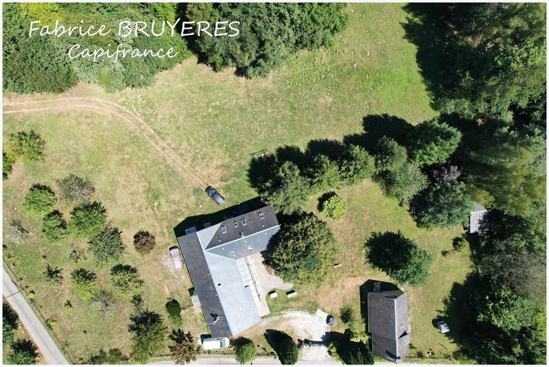 Maison - 247 m² - 8 pièces