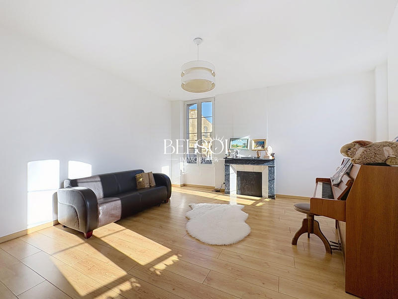 Maison - 458 m² - 7 pièces